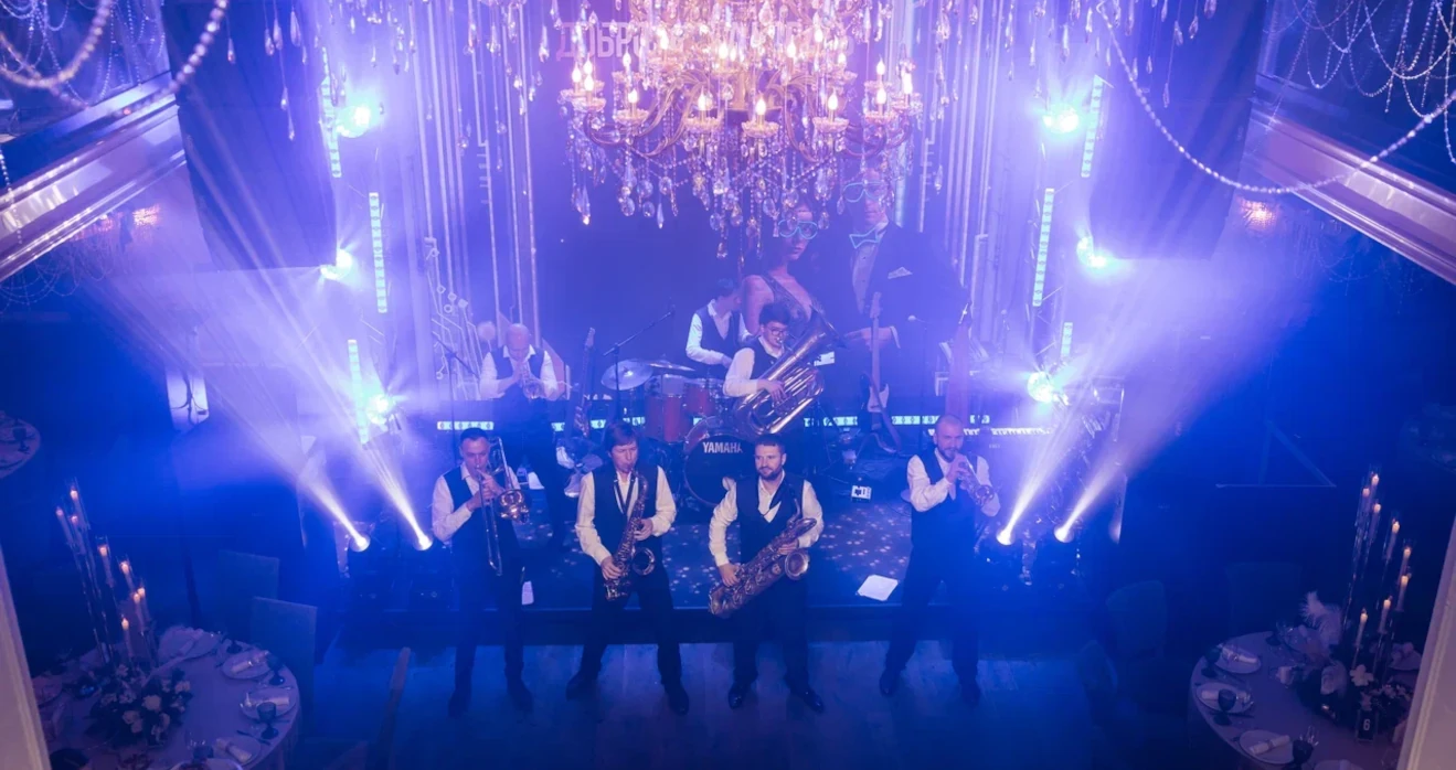 Музыкальная группа на новогоднем корпоративе