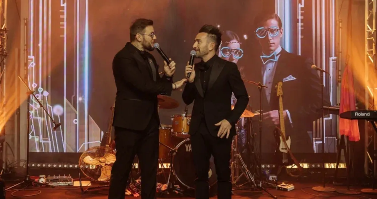 Даниил Масленников и Максим Маркевич - ведущие новогоднего корпоратива