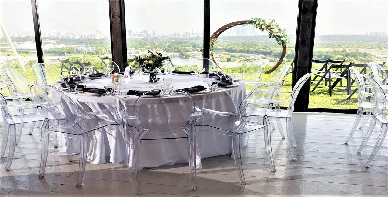 Дизайнерские решения в интерьере банкетного зала Среда (Москва)