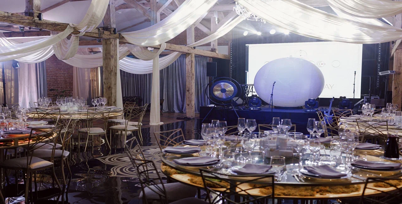 Дизайнерские решения в интерьере SVOY LOFT (Москва)