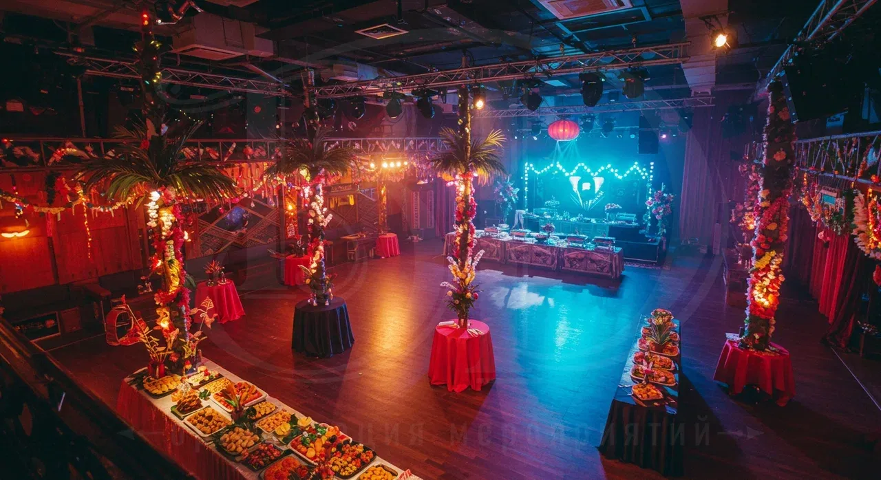 Декорирование пространства для корпоратива в гавайском стиле
