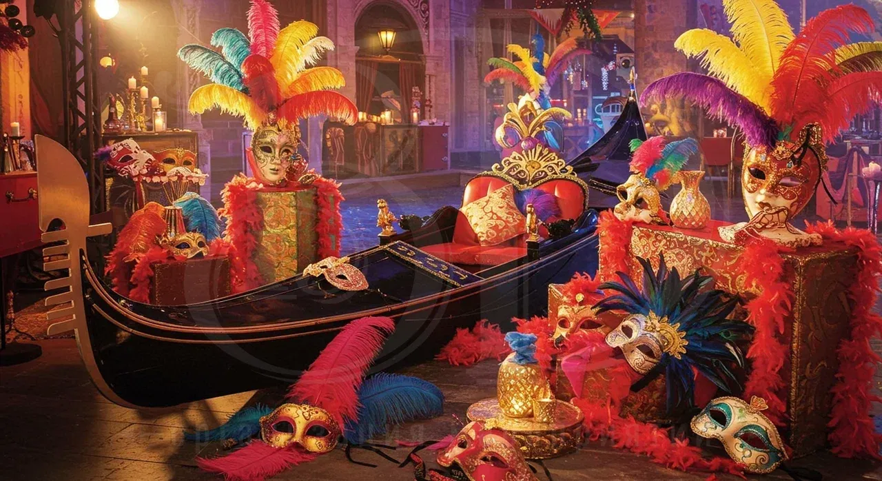 Фотозона на вечеринке в стиле венецианского карнавала