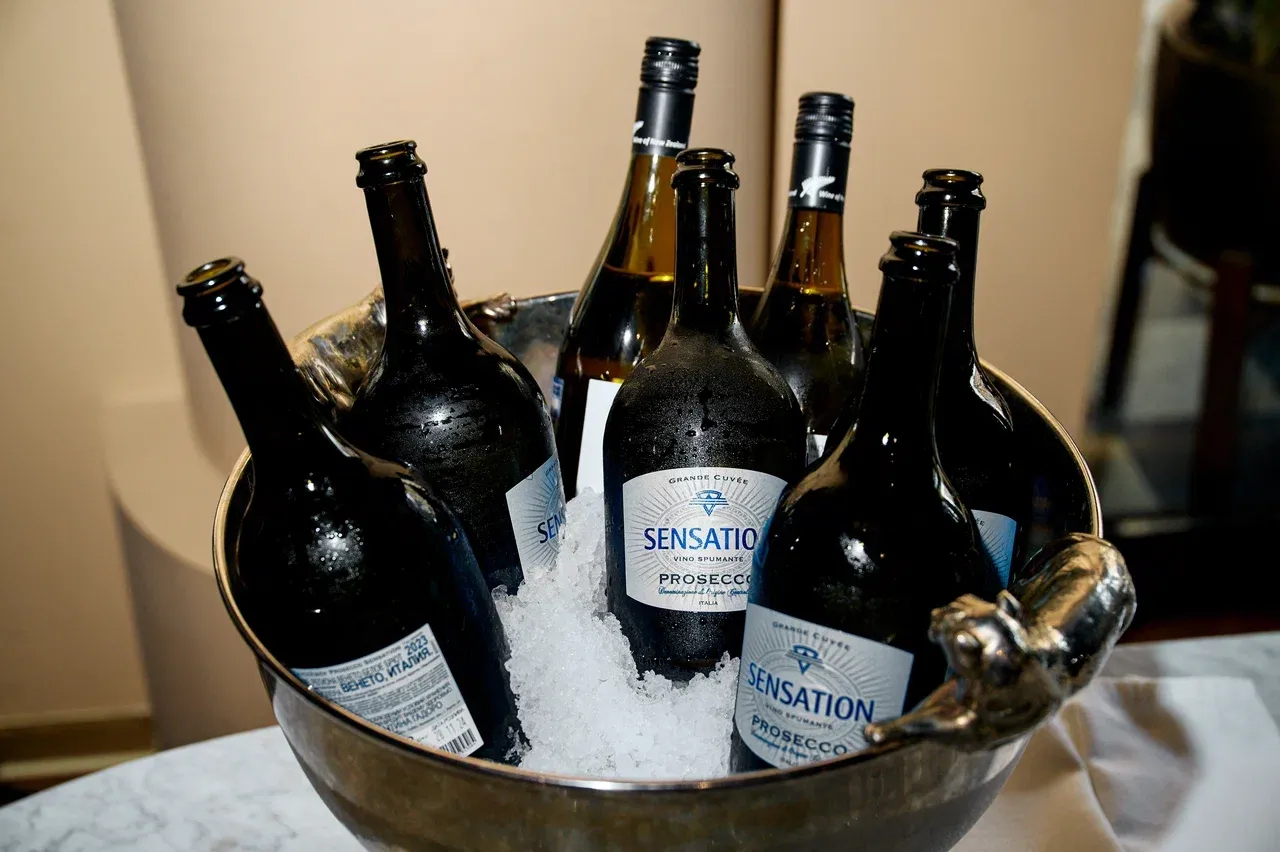 Подбор барного меню на корпоративе в День строителя 2025