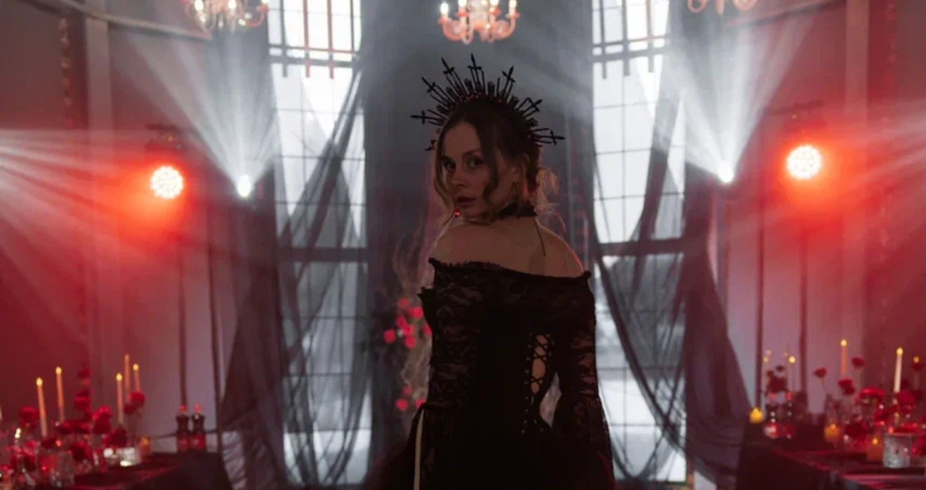 Невеста на свадьбе в готической концепции