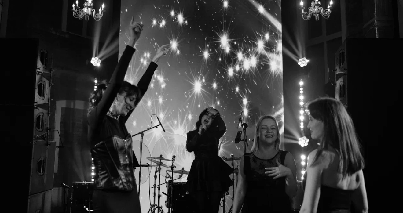 Танцевальные блоки в программе свадьбы в готическом стиле