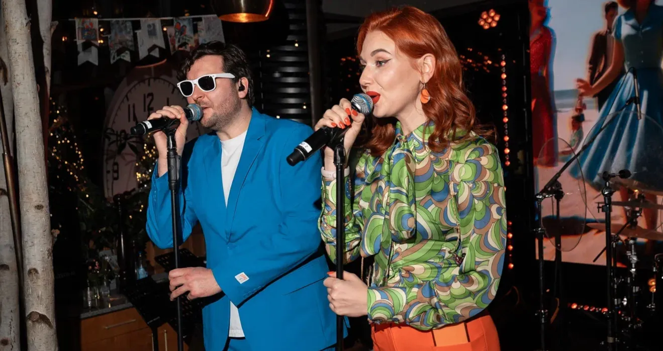 Живой вокал на новогодней вечеринке в стиле фильма Карнавальная ночь