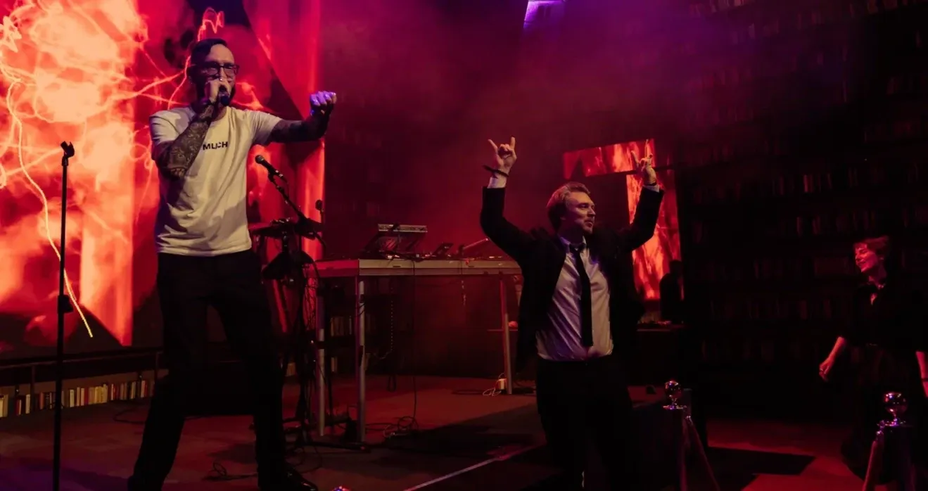 Выступление кавер-группы TOFU в вечернем блоке конференции Malltech