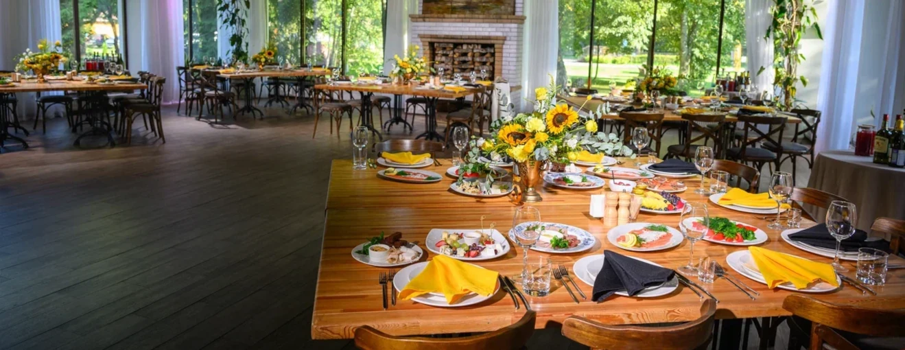 Летний корпоратив для компании КомТрансЮг: подготовка к банкету