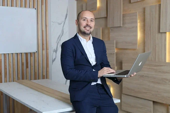 Лев Читков - ведущий на свадьбу, корпоратив, конференцию, тимбилдинг