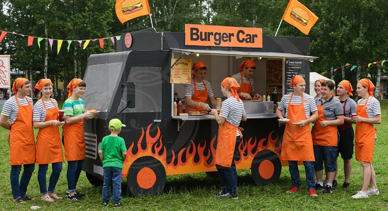 Большой выбор концепций тимбилдинга: фестиваль фудтраков