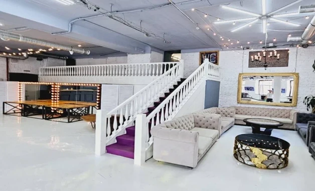 Лофт на Берсеневской наб. 6 для проведения корпоратива на двести человек в Москве